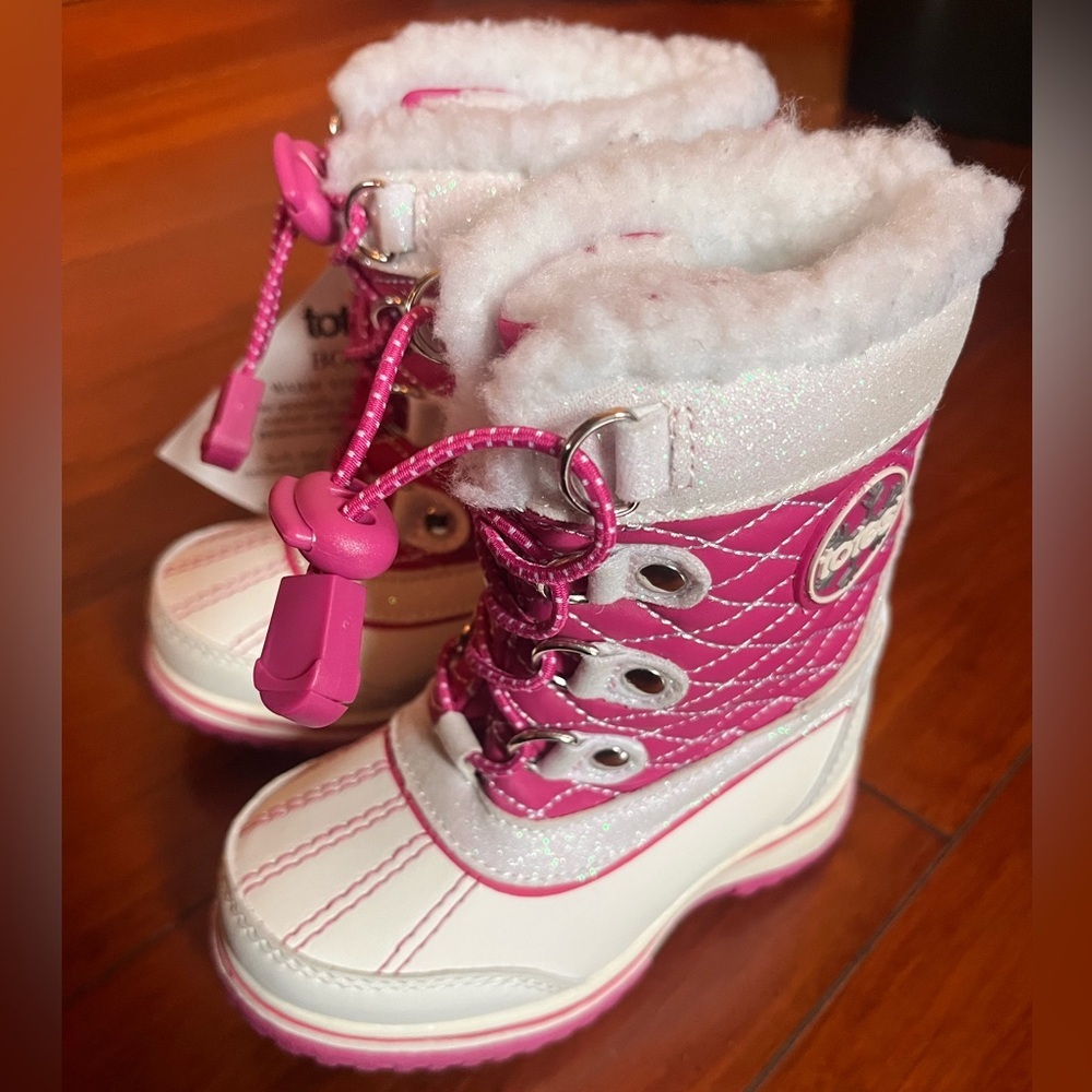 Size 7 Girl’s (Toddler’s) Totes Pink and White Winter Snow Boots NWT
